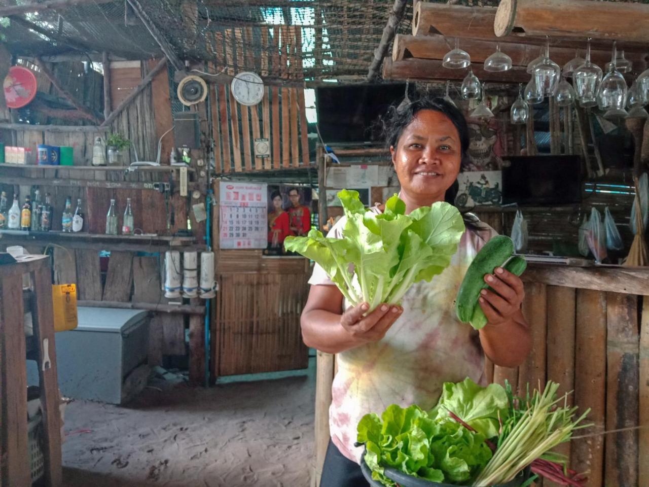 Mr. Chuoi Bar And Hut Hotel Ko Phra Thong Екстериор снимка